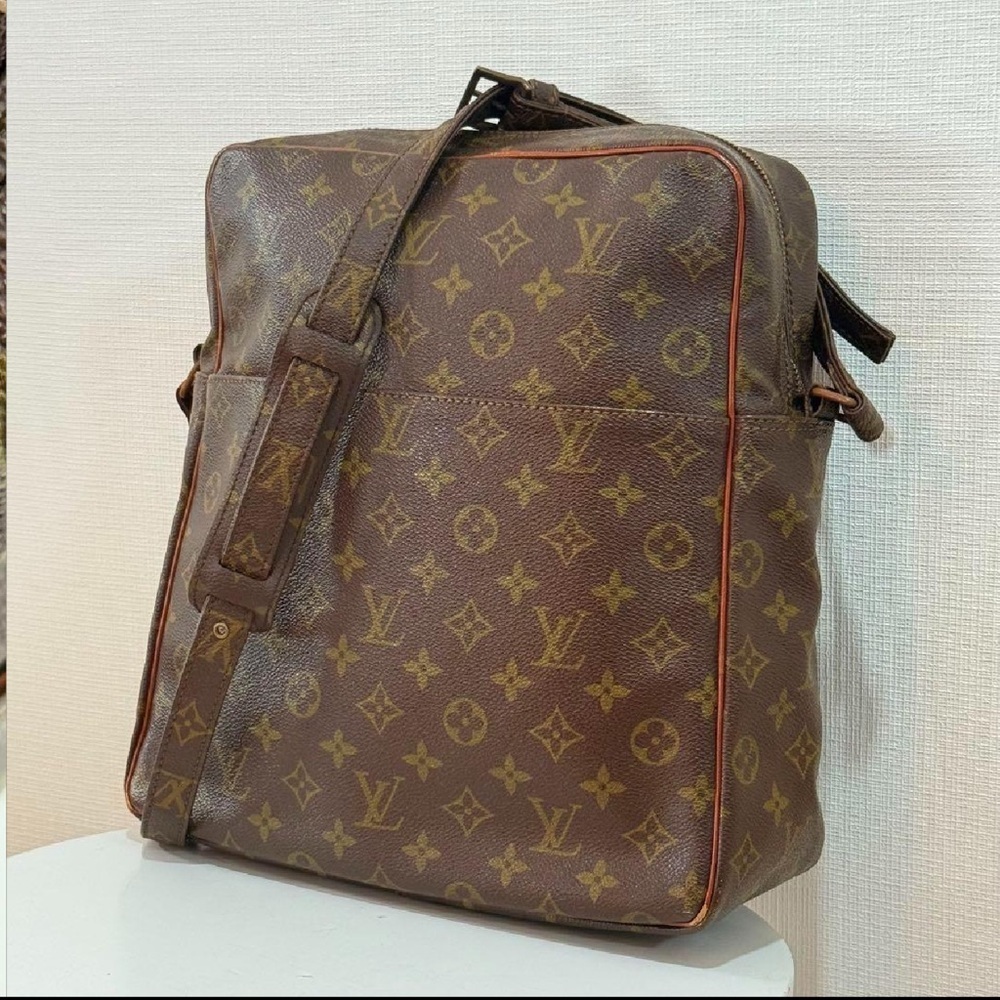 Louis Vuitton Vintage Monogram Vertical Messenger Crossbody Bag Authentic